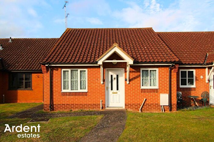 2 Bedroom Bungalow For Sale In Crescent Court Crescent Road, Heybridge, CM9