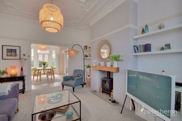 3 Bedroom Semi-Detached House For Sale In Henderson Road, St Gabriels, Sunderland, SR4