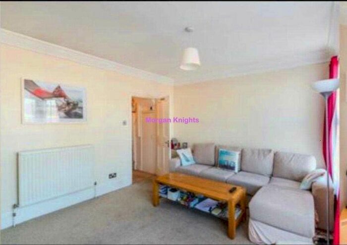 2 Bedroom Flat To Rent In New Barn Street, Plaistow, E13