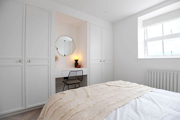 1 Bedroom Flat For Sale In Clapham Park Road, Clapham, London, SW4