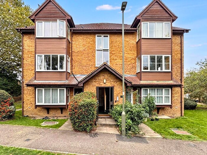 Studio For Sale In Pendragon Walk, London, NW9