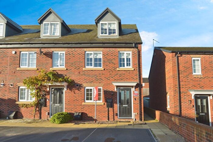 3 Bedroom Town House For Sale In Judd Close, Halfway, Sheffield, South Yorkshire, S20
