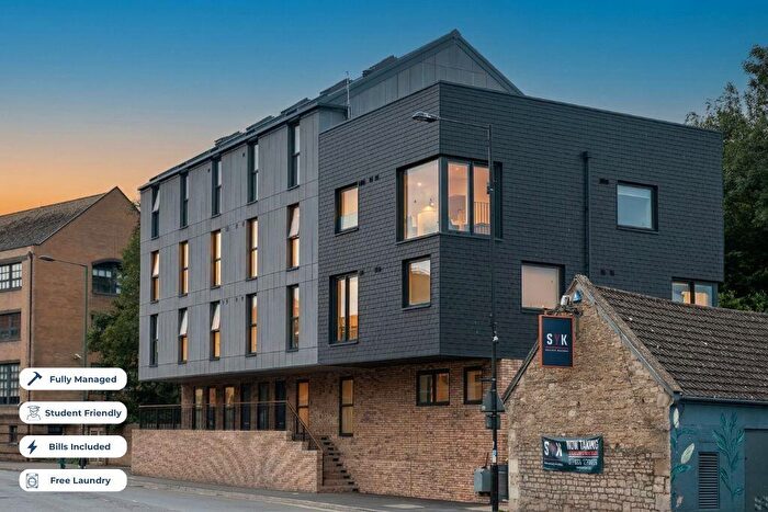 2 Bedroom Flat To Rent In Lower Bristol Road, Bath, Somerset, BA2