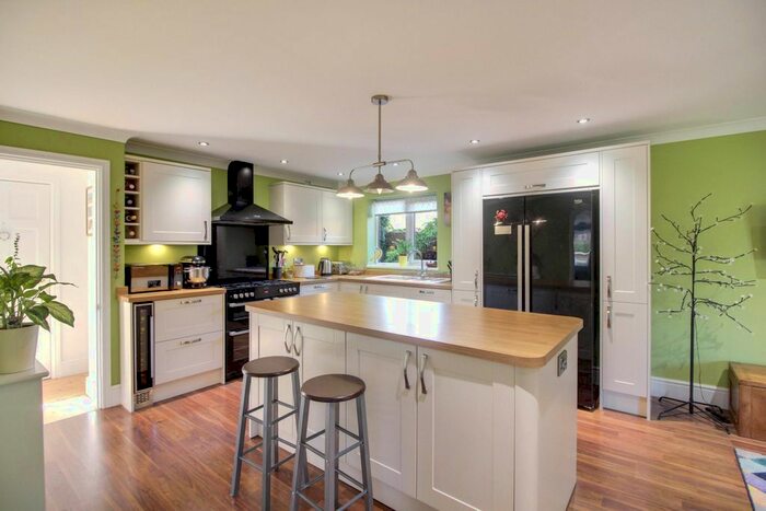 5 Bedroom Detached House For Sale In Riccall Lane, Kelfield, York, YO19