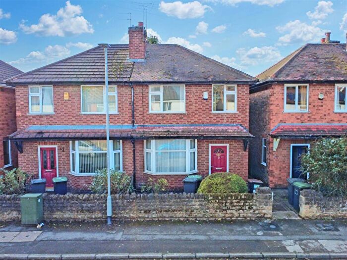 3 Bedroom Semi Detached House For Sale In King Street, Beeston, Nottingham, NG9