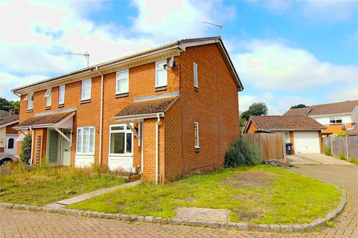 2 Bedroom End Of Terrace House To Rent In Broom Field, Lightwater GU18