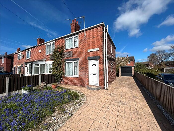 2 Bedroom Semi Detached House For Sale In Farne Avenue, Wakefield, West Yorkshire, WF2