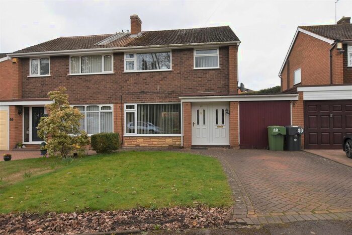 3 Bedroom Property To Rent In Station Road, Hagley, Stourbridge, DY9