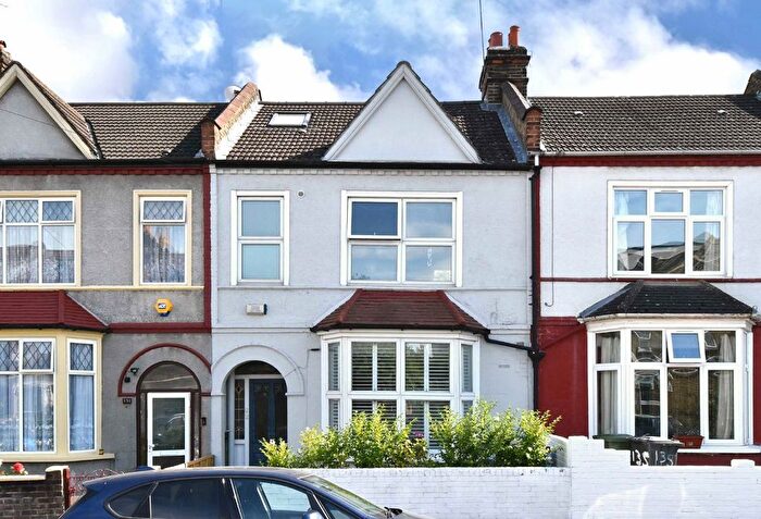 2 Bedroom Flat To Rent In Brookbank Road, London, SE13