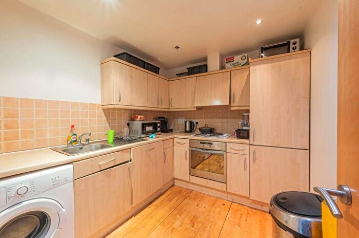 1 Bedroom Flat For Sale In Rushey Green, London, SE6