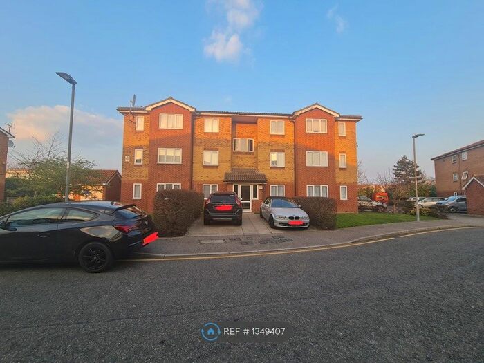 1 Bedroom Flat To Rent In Bell House, Dagenham, RM10