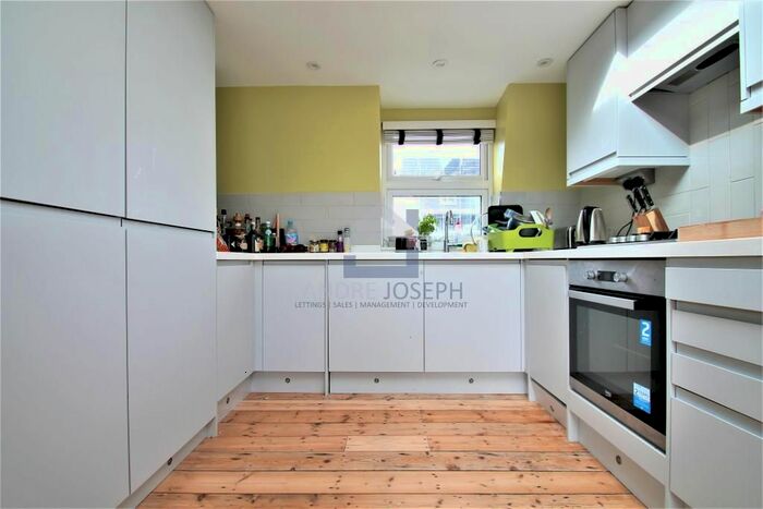 3 Bedroom Flat To Rent In Arlingford Road, Brixton, London, SW2