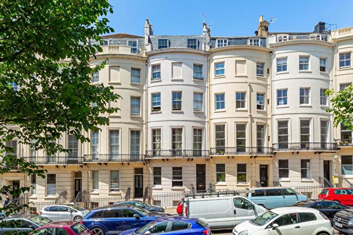2 Bedroom Apartment For Sale In Brunswick Place, Brighton, BN3
