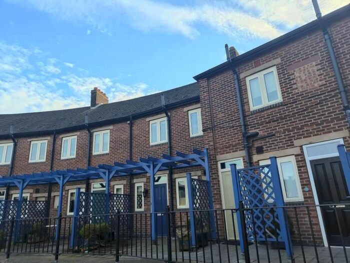 2 Bedroom Flat To Rent In Northgate Court, Central Wakefield, WF1