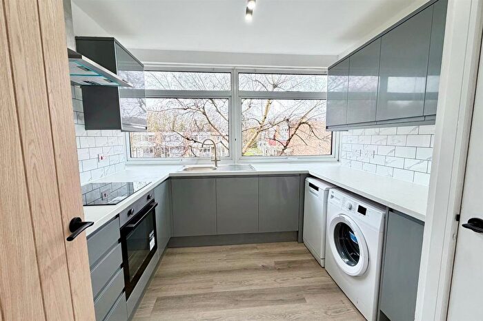 2 Bedroom Flat To Rent In Nursery Road, Pinner, HA5