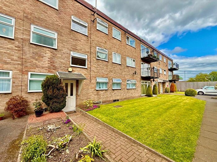 2 Bedroom Flat To Rent In Holt Lane Court, Leeds, West Yorkshire, LS16