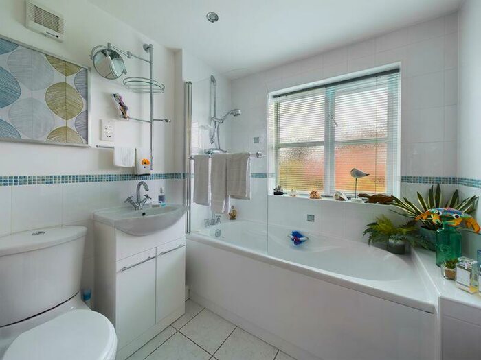 4 Bedroom Detached House For Sale In Manor View, Hartshorne, DE11
