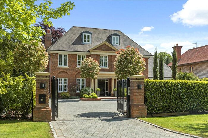 5 Bedroom Detached House To Rent In The Barton, Cobham, Surrey, KT11