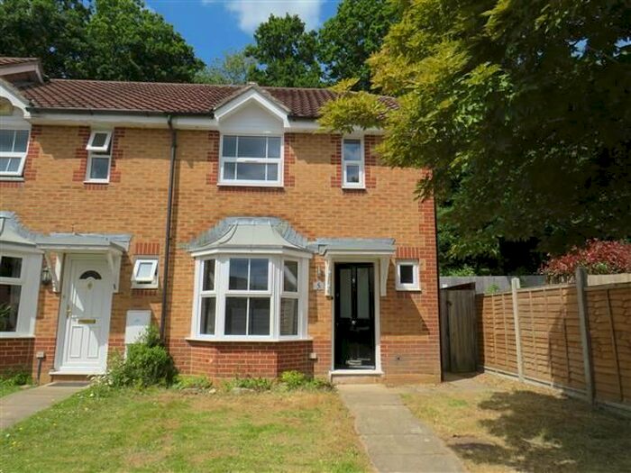 2 Bedroom Property To Rent In Severn Road, Maidenbower, Crawley, RH10