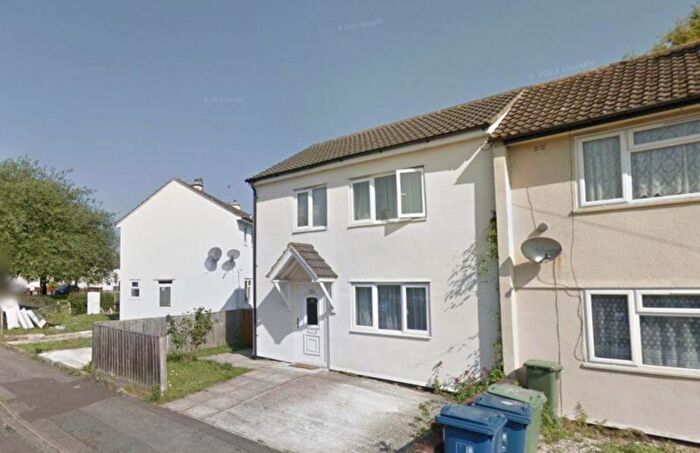 2 Bedroom Semi-detached House For Sale In Lockheart Crescent, Oxford, OX4