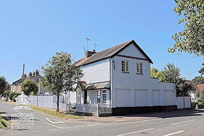 5 Bedroom Detached House For Sale In Kiln Road, Thundersley, SS7