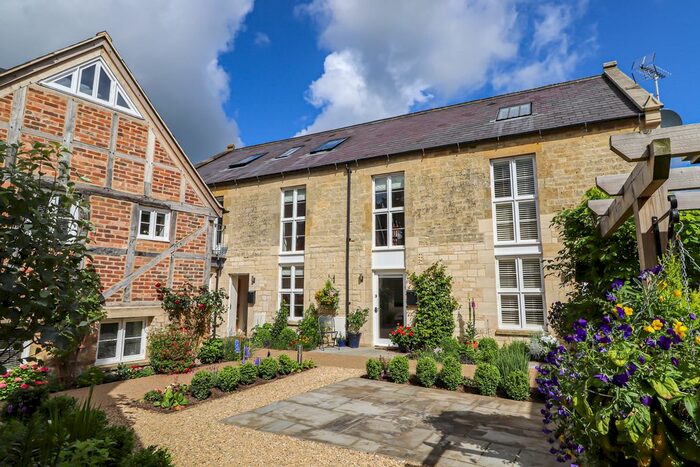 2 Bedroom Town House To Rent In Royle Mews, Cowl Lane, Winchcombe GL54