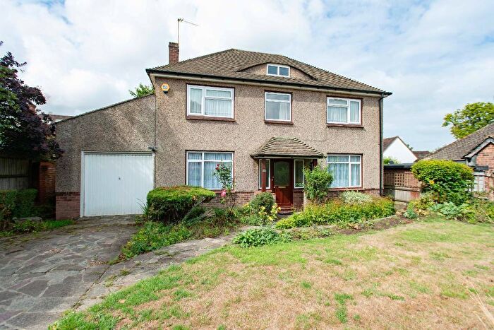 3 Bedroom Detached House For Sale In Crofton Avenue, Orpington, BR6