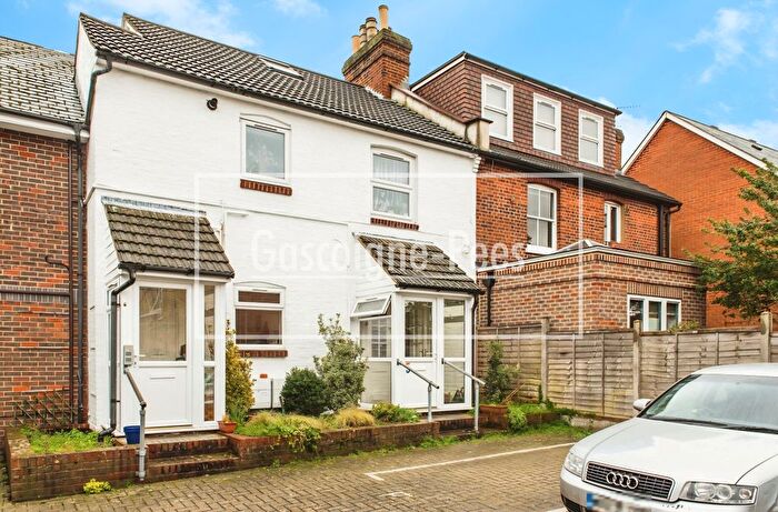 1 Bedroom Flat To Rent In Stoke Park Court, Guildford, GU1