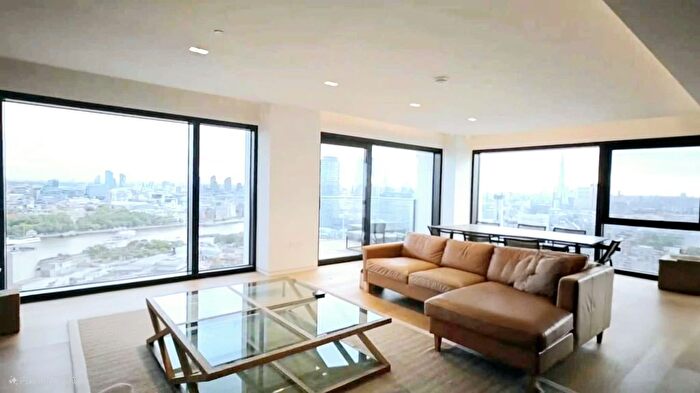 3 Bedroom Flat To Rent In Casson Square, Waterloo, SE1