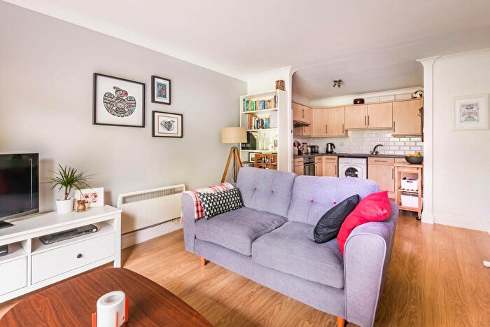 1 Bedroom Flat To Rent In Great Heathmead, Wilton House Great Heathmead, RH16
