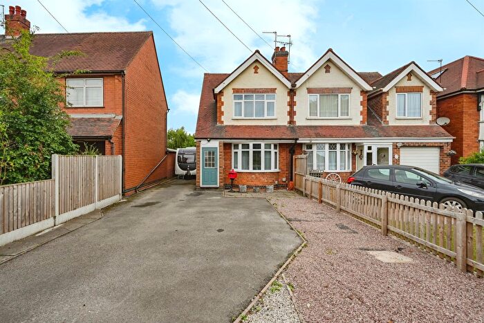 3 Bedroom Semi-detached House For Sale In Lichfield Road, Barton Under Needwood, Burton-On-Trent, DE13