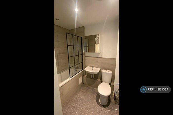 2 Bedroom Flat To Rent In Rivington Court, Dagenham, RM10