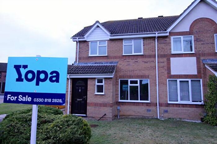 3 Bedroom Semi-Detached House For Sale In Douglas Close, Lowestoft, NR33