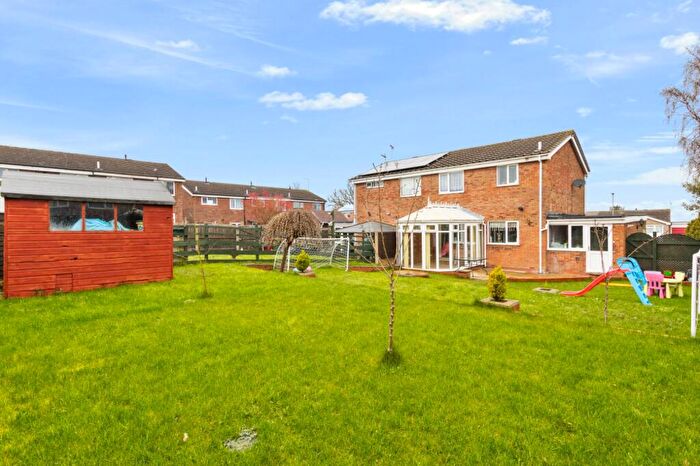 3 Bedroom Semi-Detached House For Sale In Priory Crescent, Ulceby, Lincolnshire, DN39