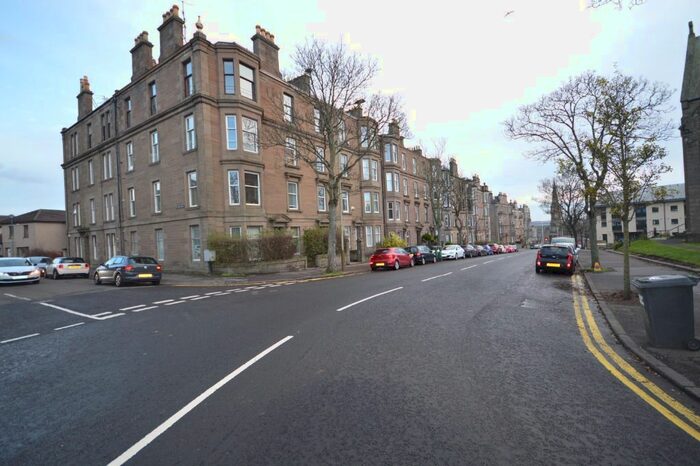 3 Bedroom Flat To Rent In Blackness Avenue, West End, Dundee, DD2