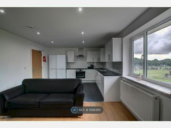 8 Bedroom Flat To Rent In Stonemasons Close, Liverpool, L7