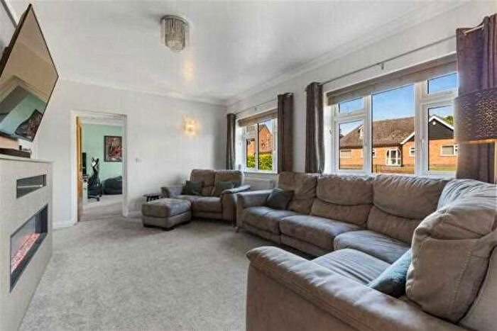 5 Bedroom Detached House To Rent In Yewhurst Road, Solihull, B91