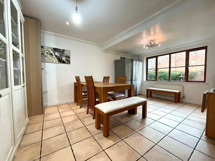 5 Bedroom Detached House For Sale In Perivale, Monkston Park, Milton Keynes, MK10