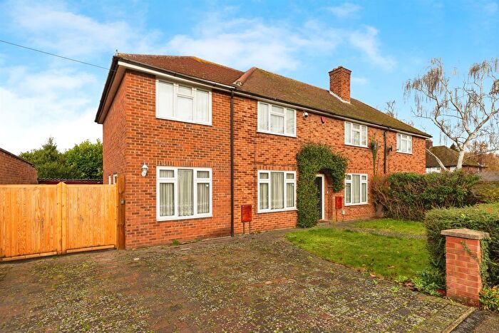 5 Bedroom Semi Detached House For Sale In Redhoods Way East, Letchworth Garden City, SG6