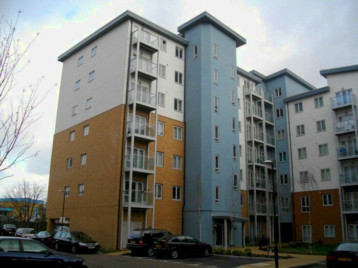 2 Bedroom Flat To Rent In Foundry Court, Slough, SL2