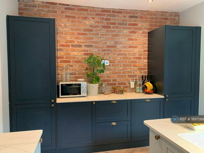 2 Bedroom Semi-Detached House To Rent In Marlborough Road, South Croydon, CR2