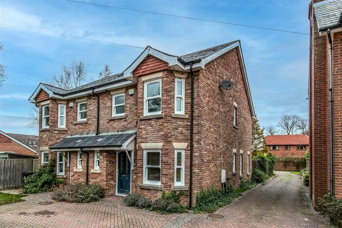 4 Bedroom Semi-Detached House For Sale In Punnetts Town, Heathfield, TN21