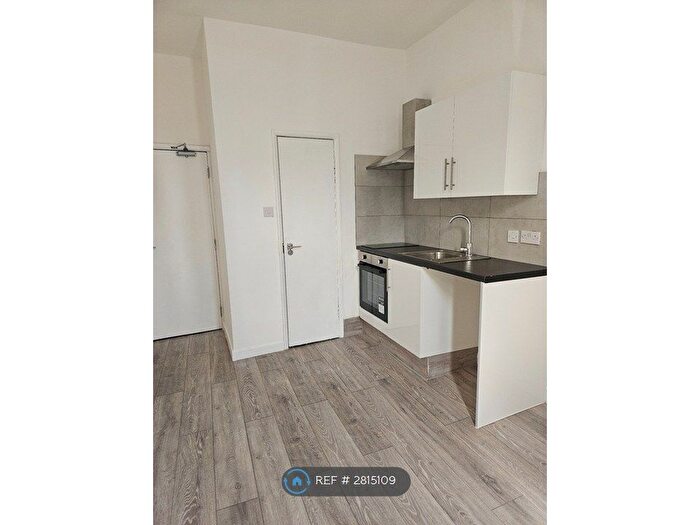Studio To Rent In East India Dock Road, London, E14