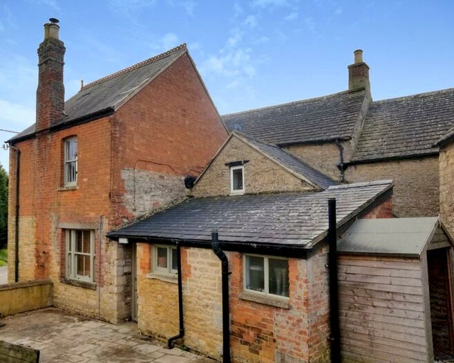 3 Bedroom Apartment To Rent In The Ridings, Witney, Oxfordshire, OX29