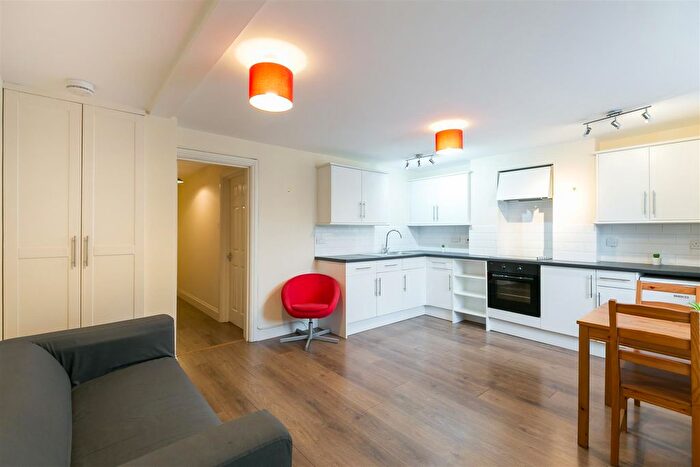 2 Bedroom Flat To Rent In Chadwick Road, Peckham, SE15