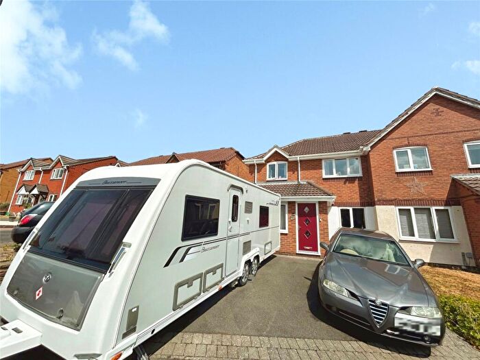 3 Bedroom Semi Detached House For Sale In Ascott Drive, Newhall, Swadlincote, Derbyshire, DE11