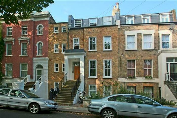 3 Bedroom Flat To Rent In Asylum Road, London, SE15