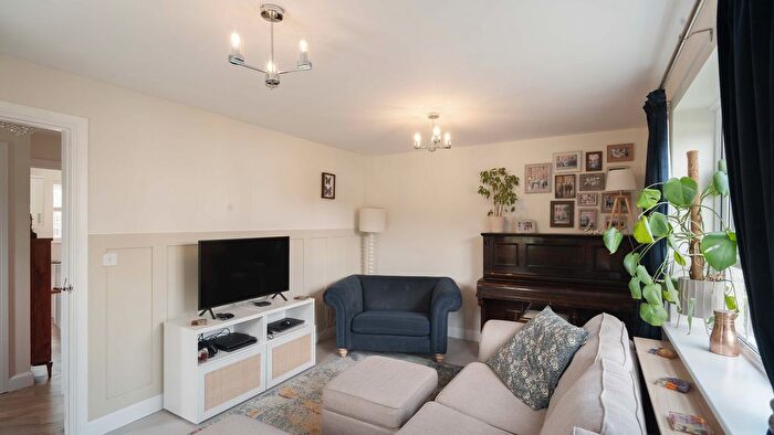 3 Bedroom Detached House For Sale In Garland Road, Rossington, DN11