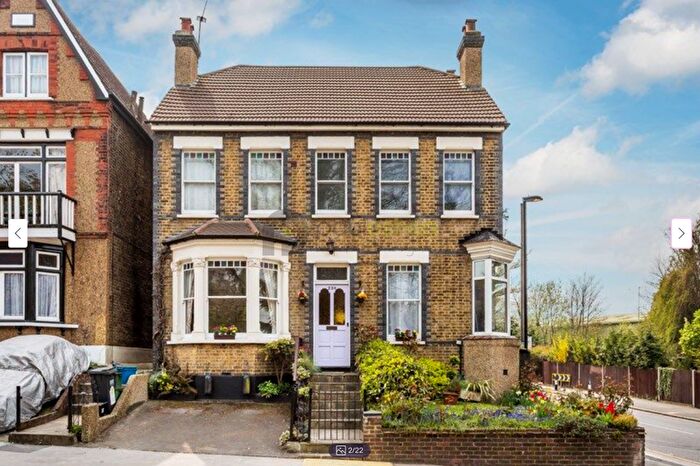 6 Bedroom Detached House For Sale In Selsdon Road, South Croydon, CR2