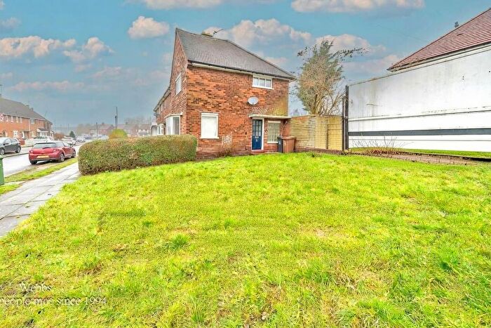 3 Bedroom Semi Detached House For Sale In Stuart Street, Walsall, WS3